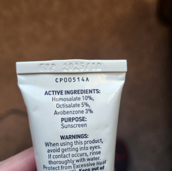 Roc Retinol AM Moisturizer - Picture 4 of 4